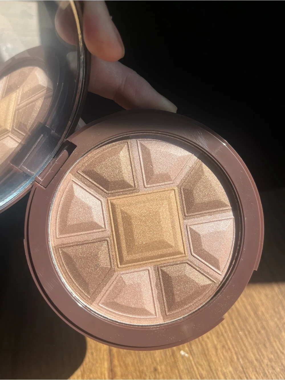 Sun-kissed Bronzing Compact - Multi-Tone Bronze